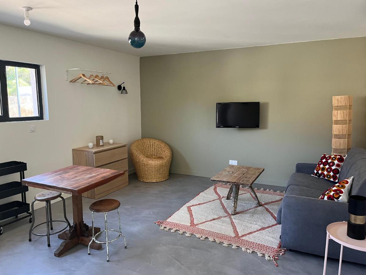 Appartement Studio dans les Alpilles à Fontvieille Extérieur photo