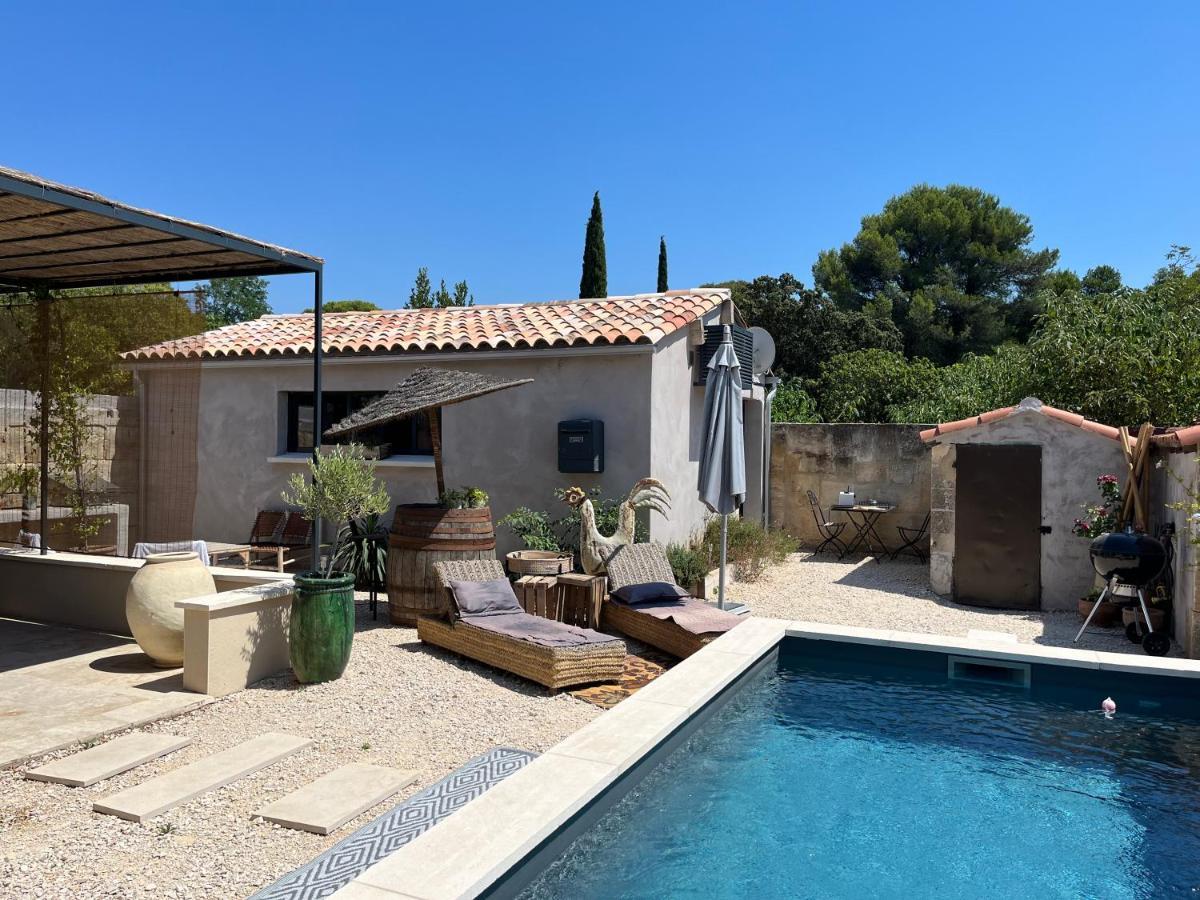 Appartement Studio dans les Alpilles à Fontvieille Extérieur photo