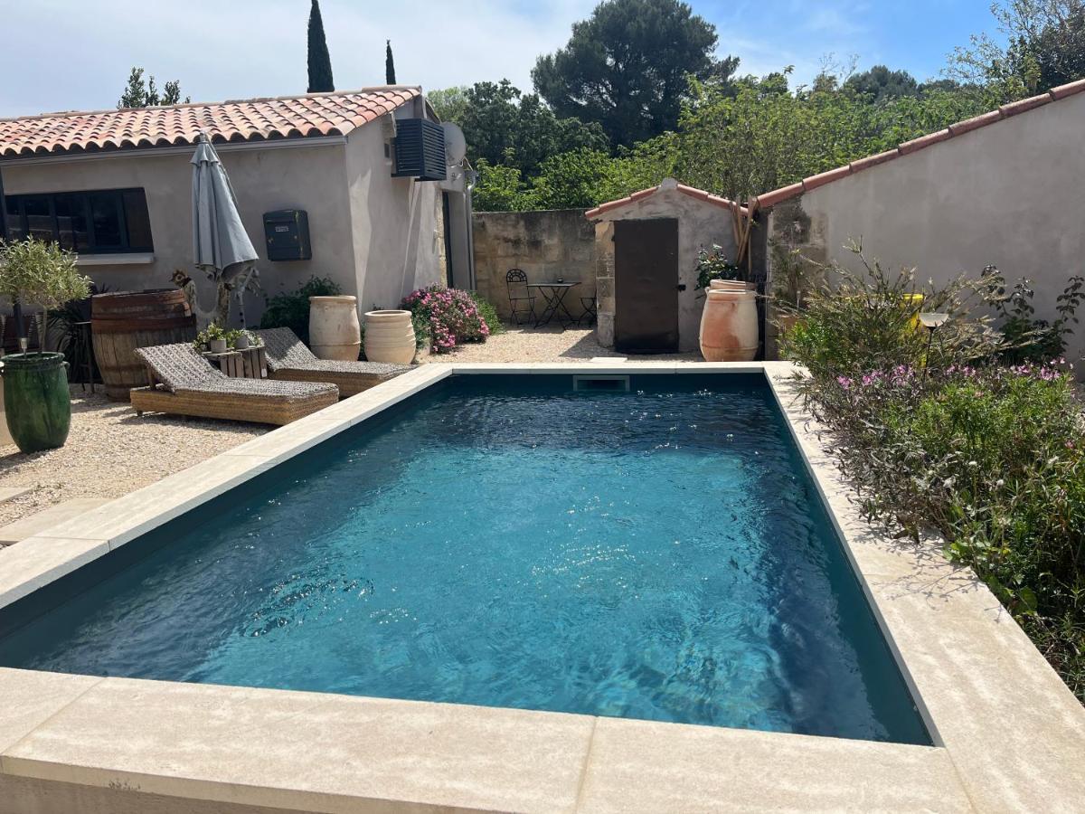 Appartement Studio dans les Alpilles à Fontvieille Extérieur photo